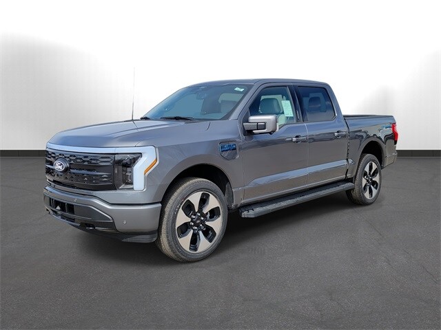 2025 Ford F-150 Lightning Platinum photo 2