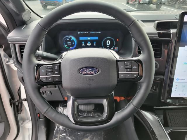 2025 Ford F-150 Lightning Platinum - Photo 28