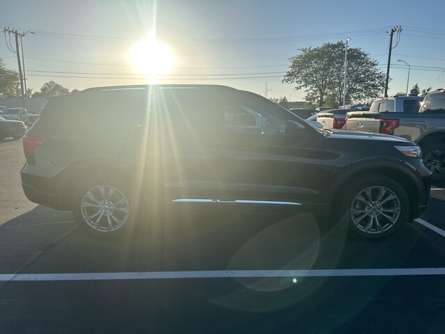 2022 Ford Explorer XLT photo 4