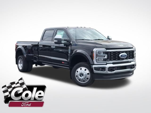 2026 Ford F-450 Super Duty Lariat's photo