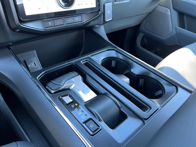 2025 Ford F-150 Lightning Flash - Photo 32