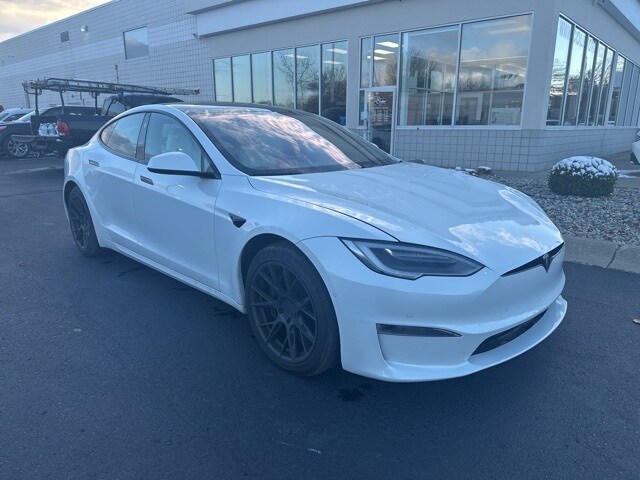 2022 Tesla Model S Plaid photo 3