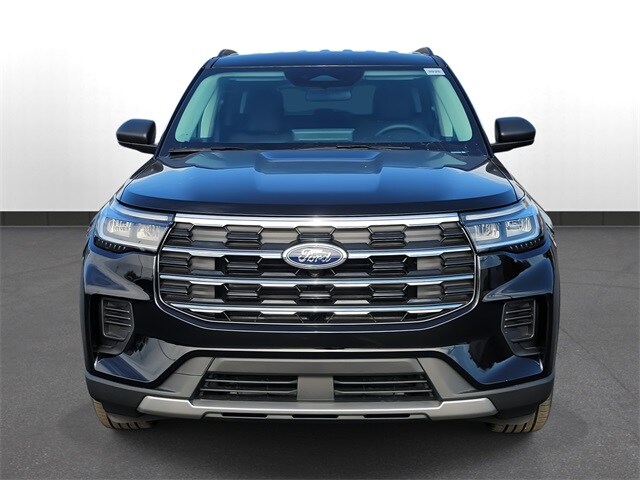 2026 Ford Explorer photo 2