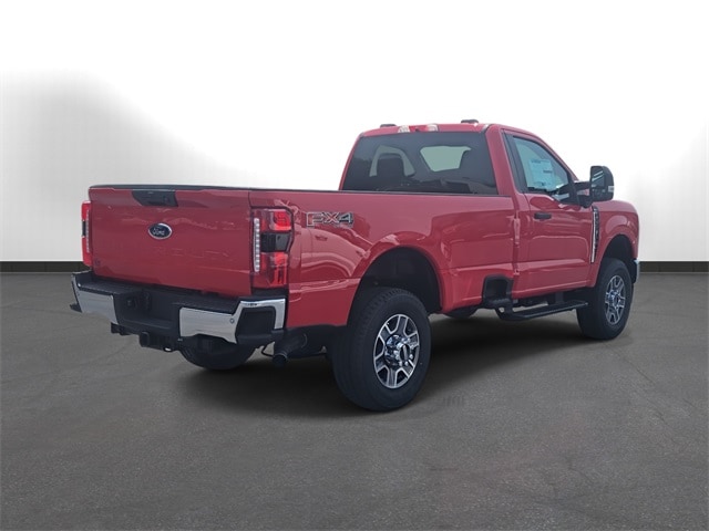 2025 Ford F-350 XLT photo 4