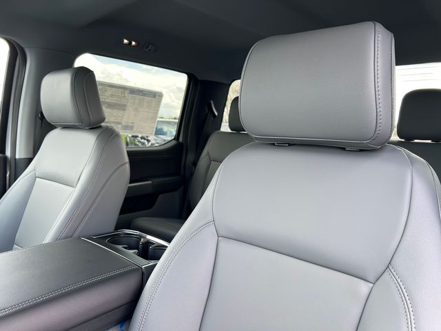2025 Ford F-150 Lightning Flash - Photo 18