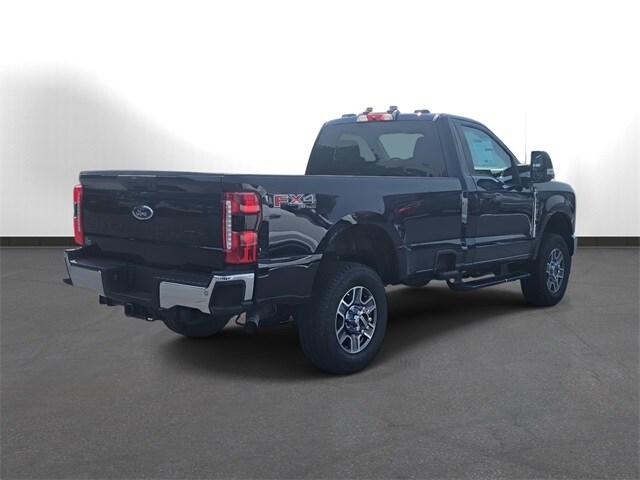 2025 Ford F-350 XLT photo 4