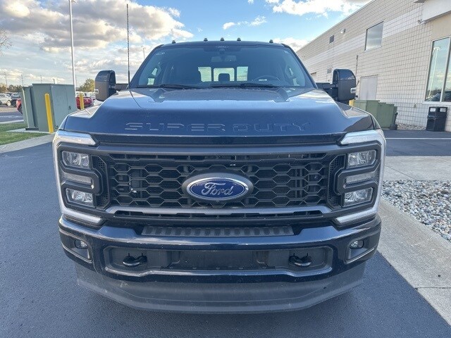 2024 Ford F-350 photo 2