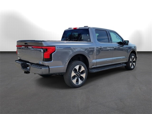2025 Ford F-150 Lightning Platinum photo 4