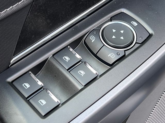 2025 Ford F-150 Lightning Flash - Photo 21