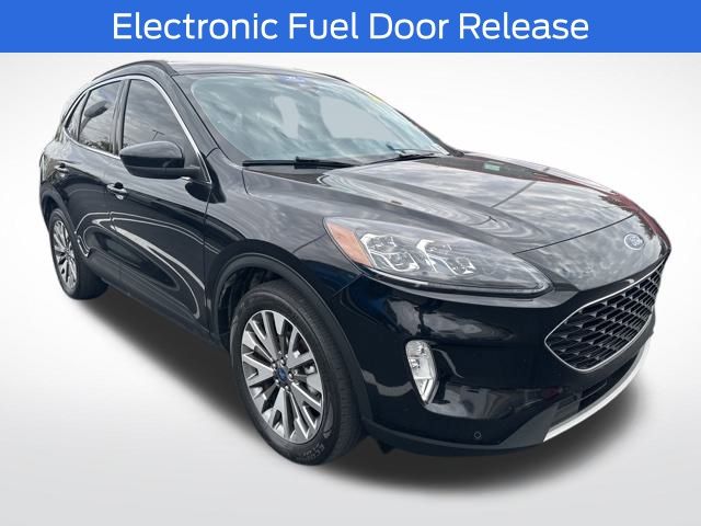 2022 Ford Escape Titanium Hybrid photo 2