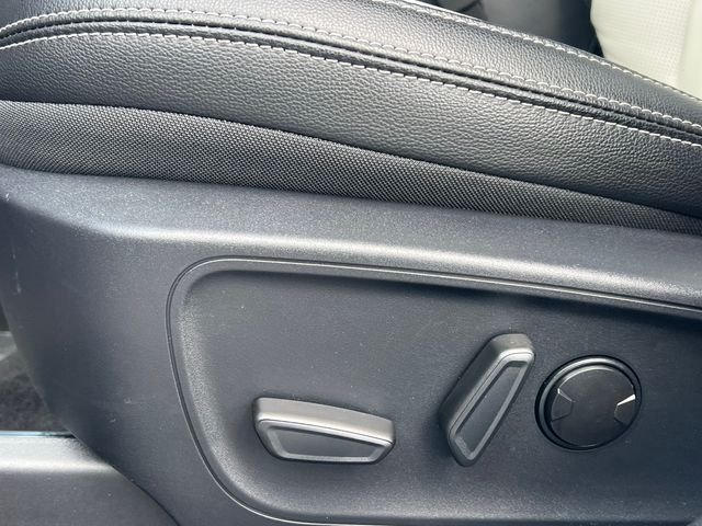 2025 Ford Escape Plug-in hybrid PHEV - Photo 11