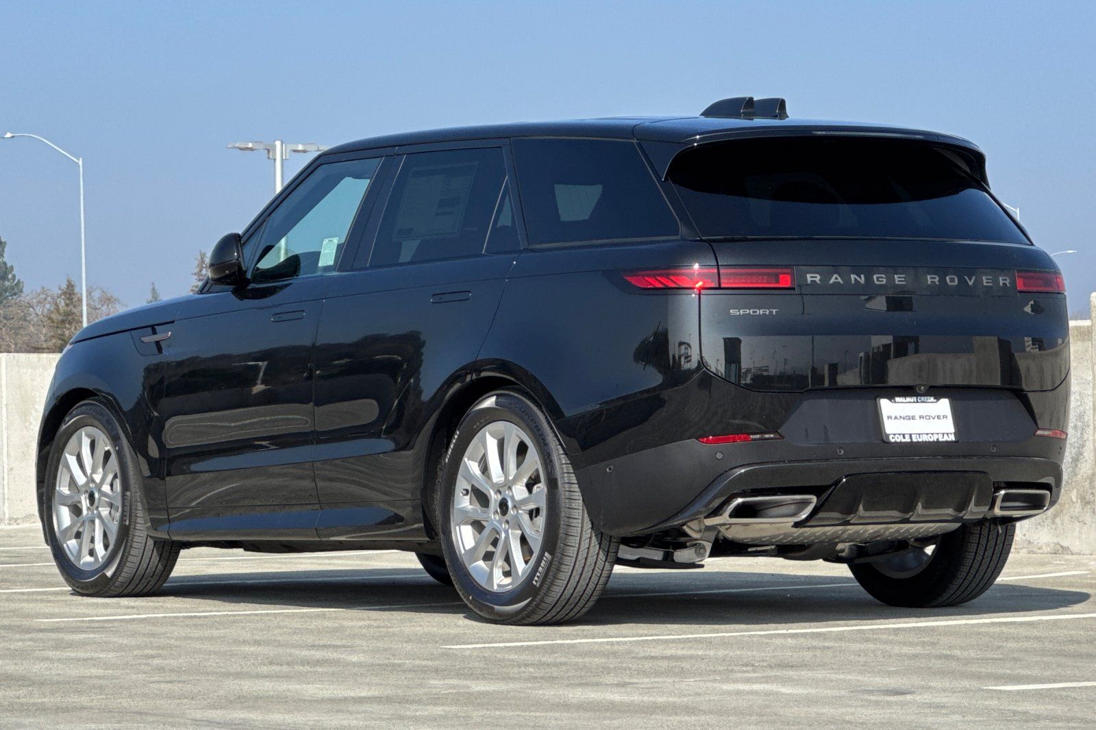 2026 Land Rover Range Rover Sport SE photo 2