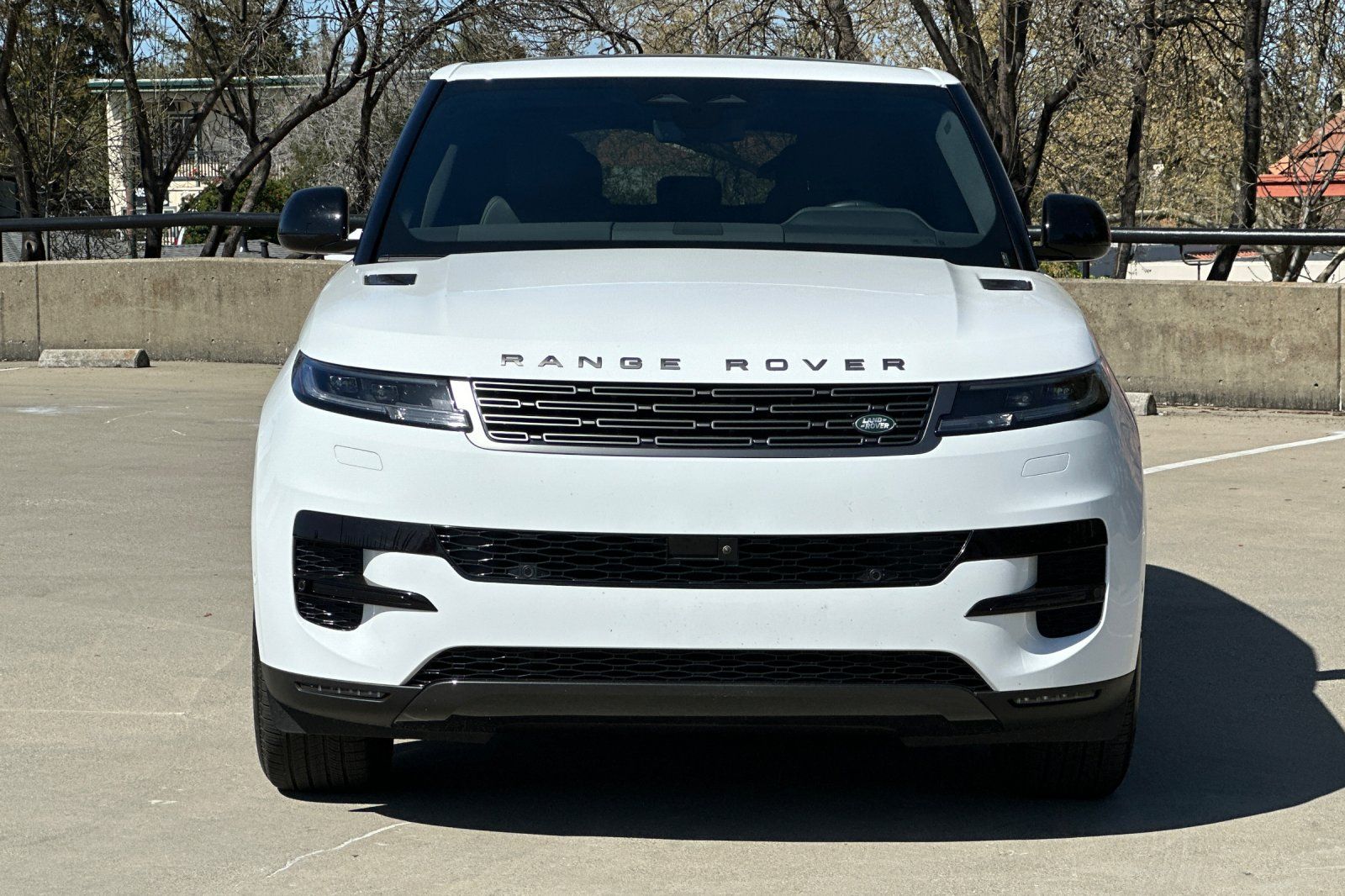 2025 Land Rover Range Rover Sport SE photo 3