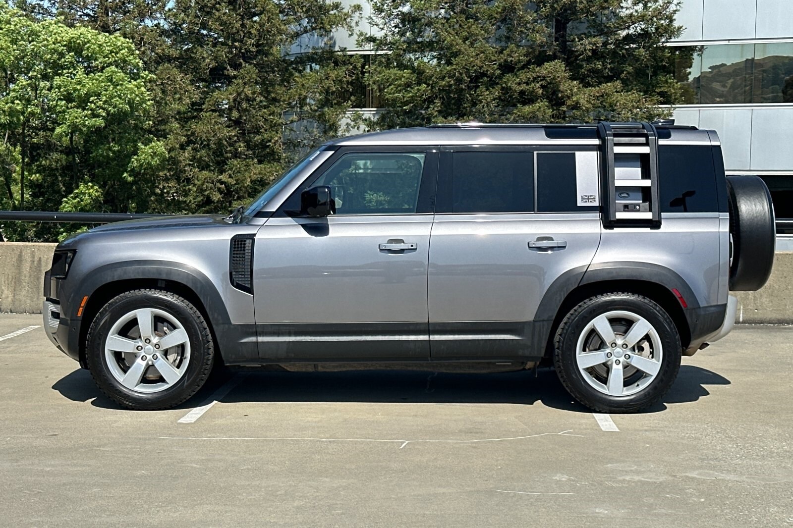 Used 2022 Land Rover Defender SE with VIN SALEP7RU8N2083312 for sale in Walnut Creek, CA