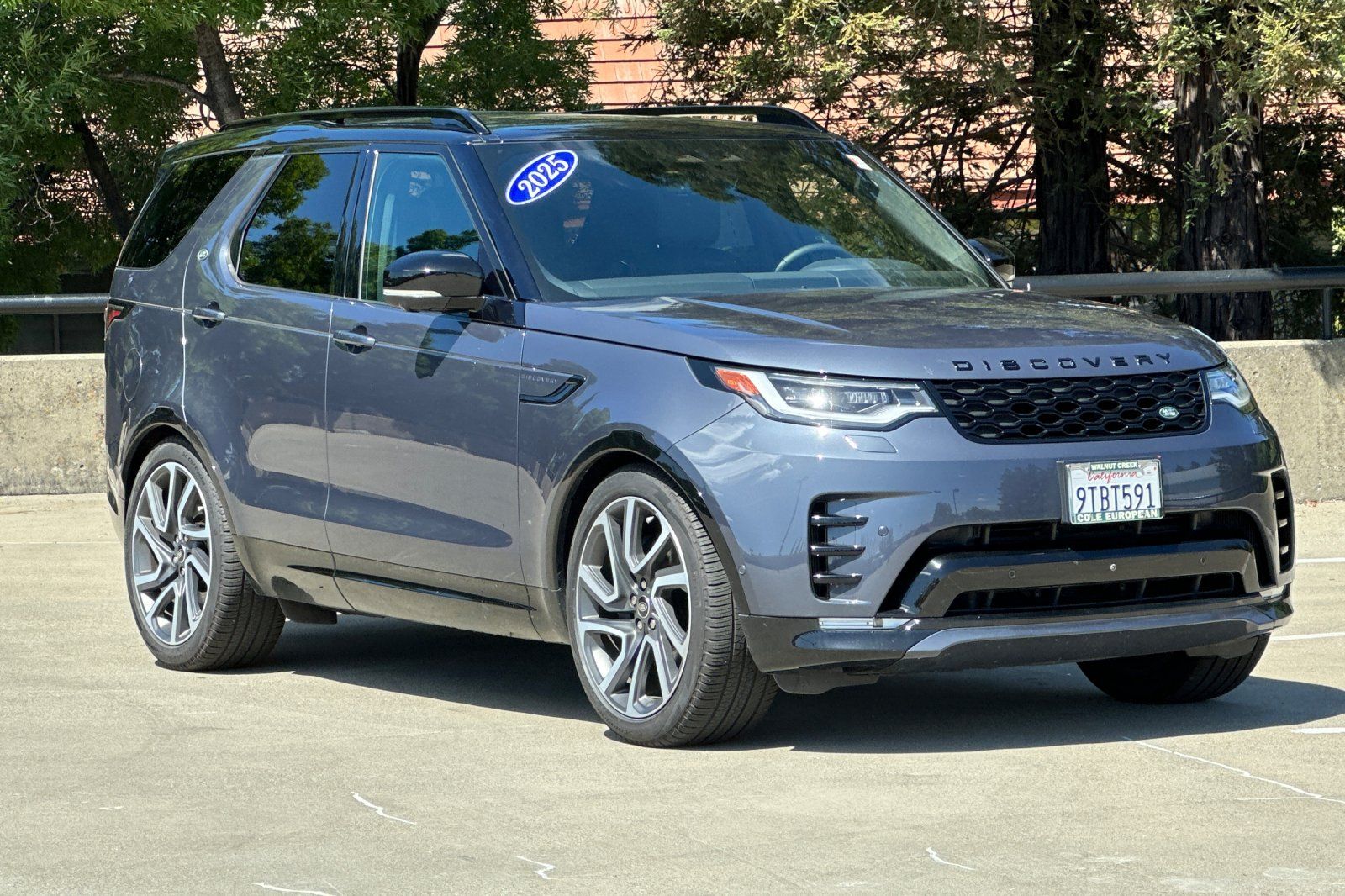 2025 Land Rover Discovery Dynamic SE photo 6