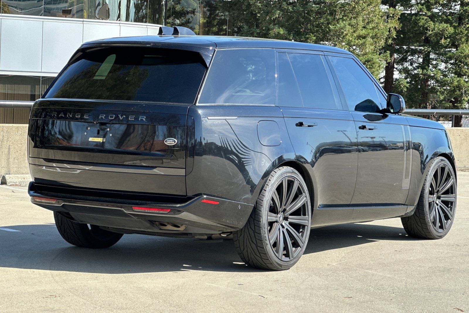 2023 Land Rover Range Rover SE photo 4