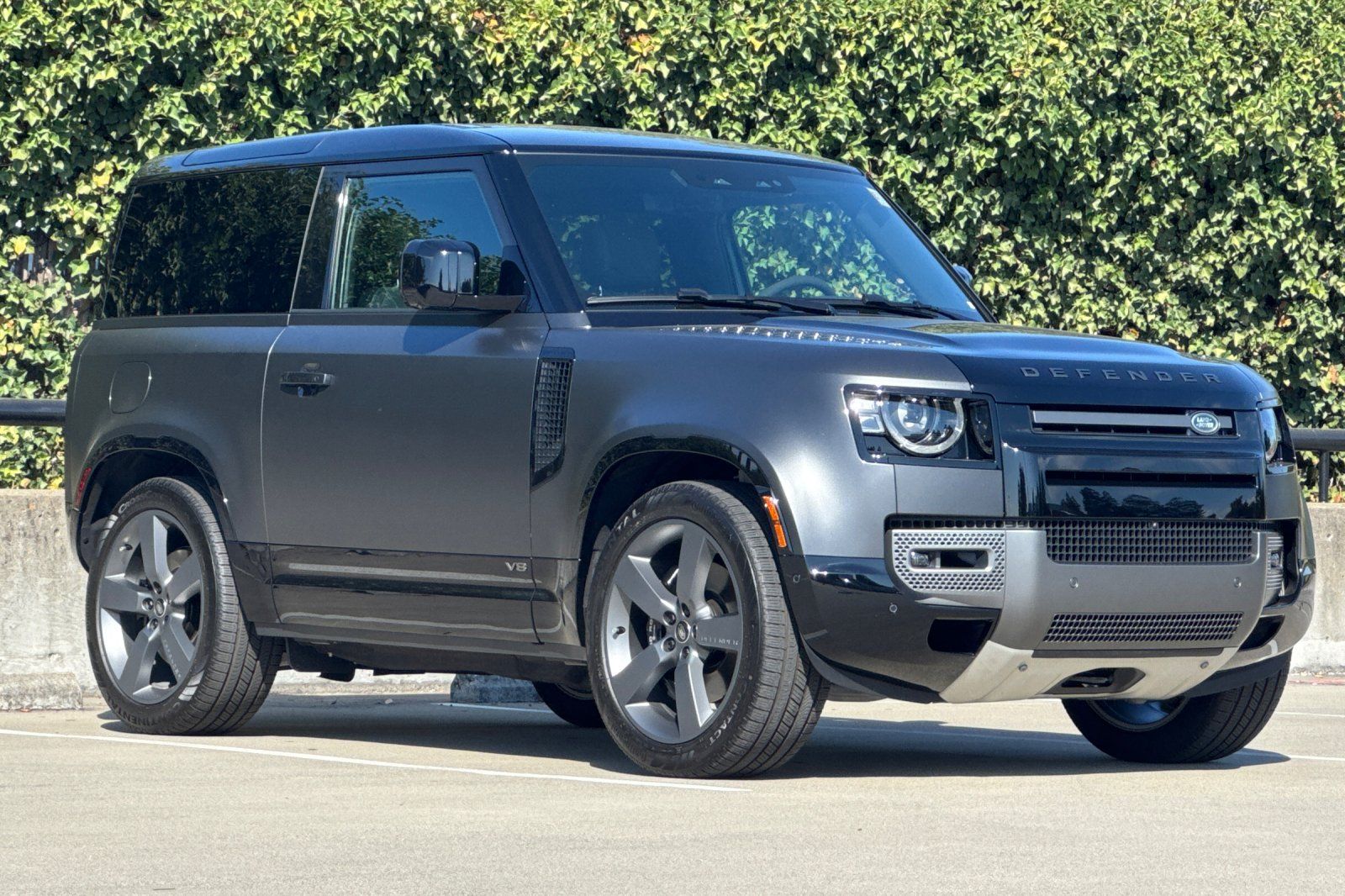 2023 Land Rover Defender 90 Carpathian Edition photo 6