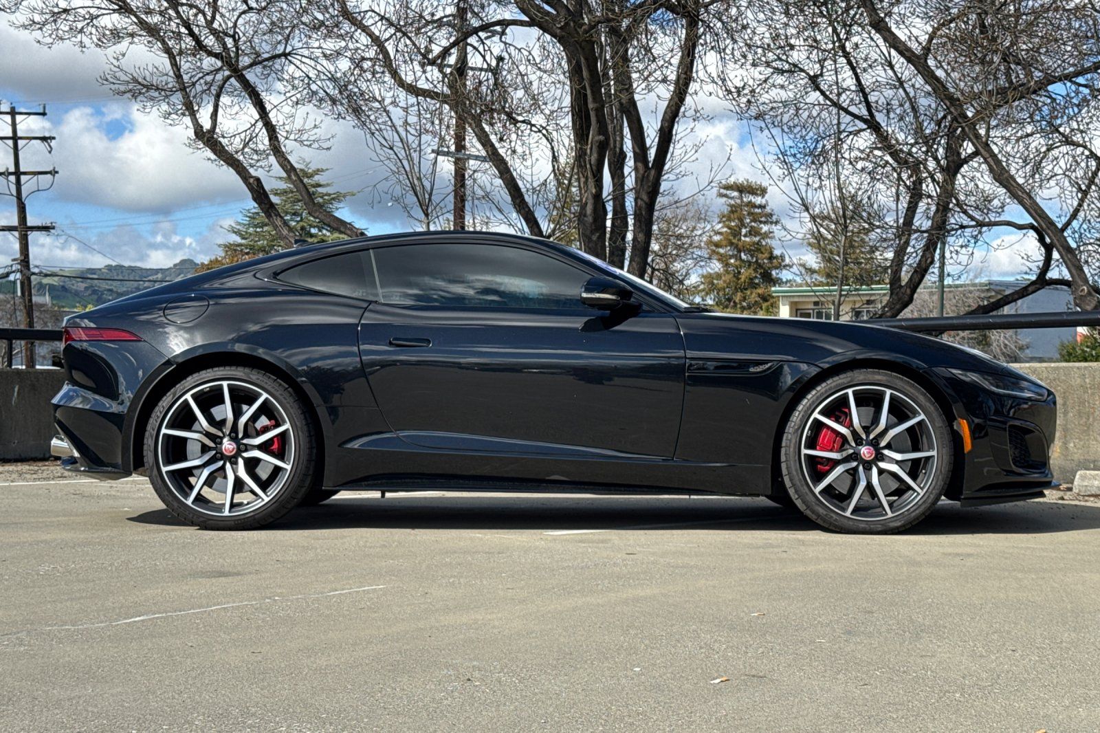 2022 Jaguar F-TYPE R photo 5