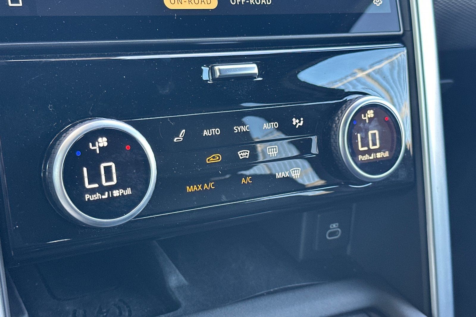 2025 Land Rover Discovery Dynamic SE - Photo 20