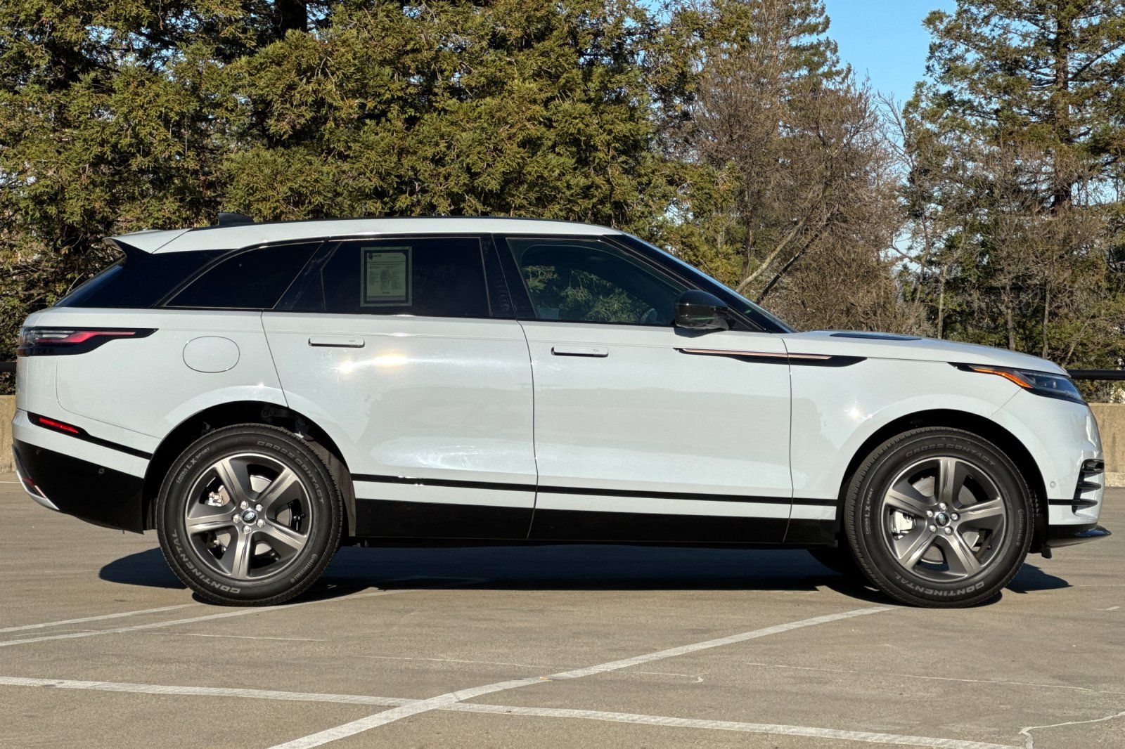 2024 Land Rover Range Rover Velar Dynamic SE photo 5