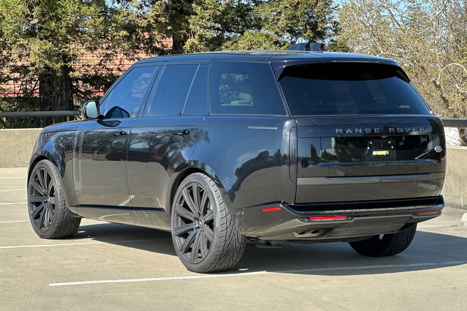2023 Land Rover Range Rover SE photo 2