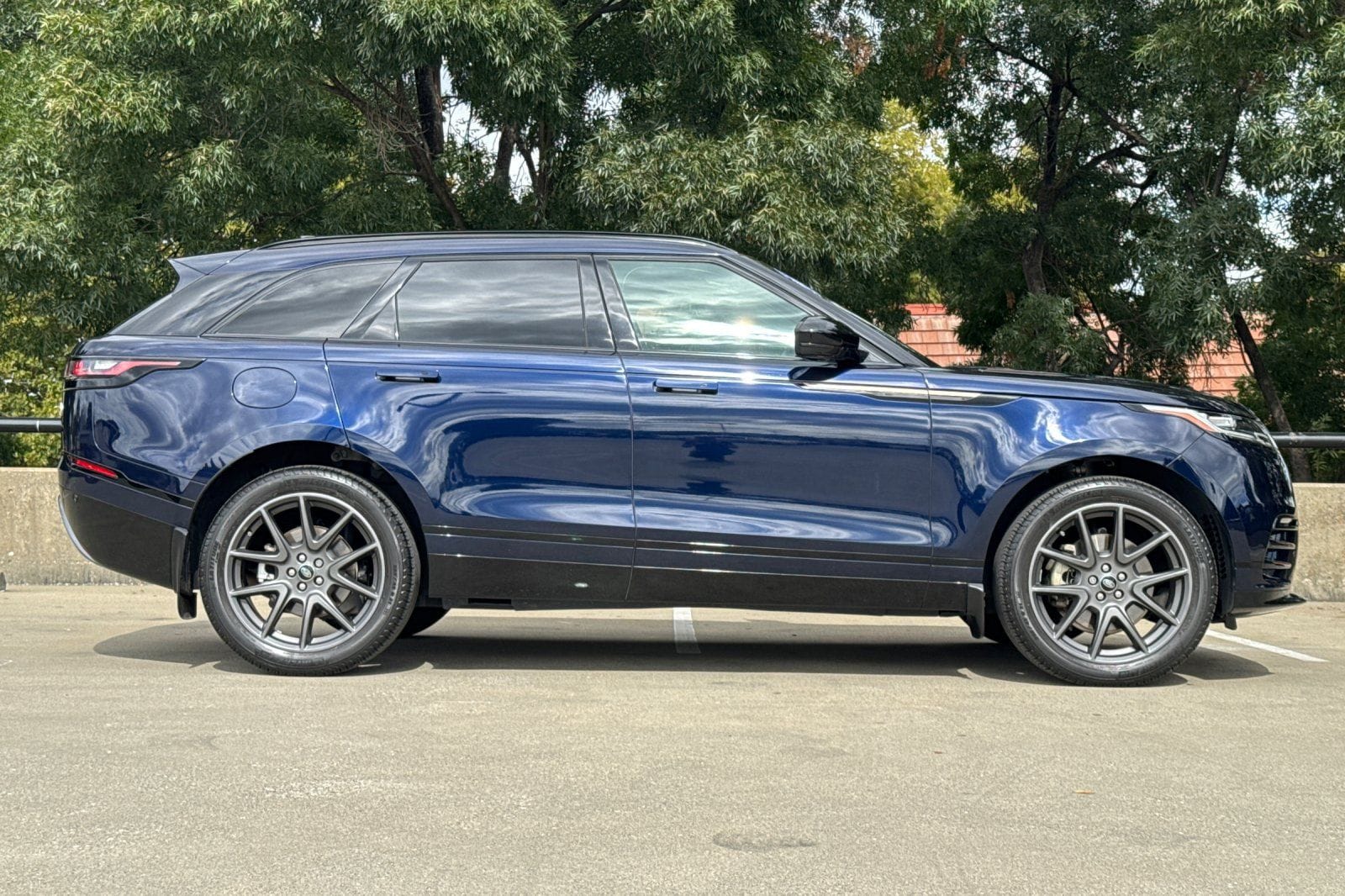 2022 Land Rover Range Rover Velar P250 R-Dynamic S photo 5