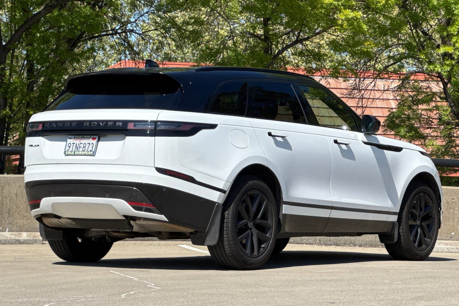 2026 Land Rover Range Rover Velar Dynamic SE photo 4