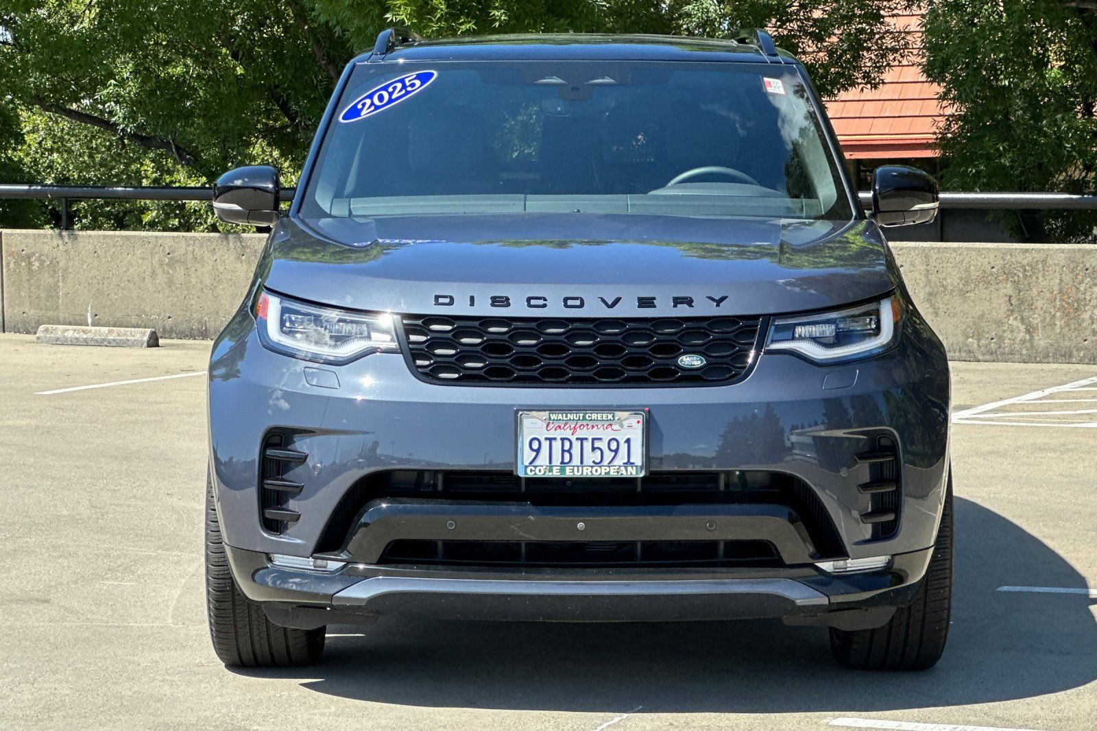 2025 Land Rover Discovery Dynamic SE photo 3
