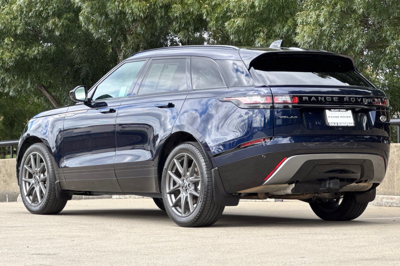 2022 Land Rover Range Rover Velar P250 R-Dynamic S photo 2