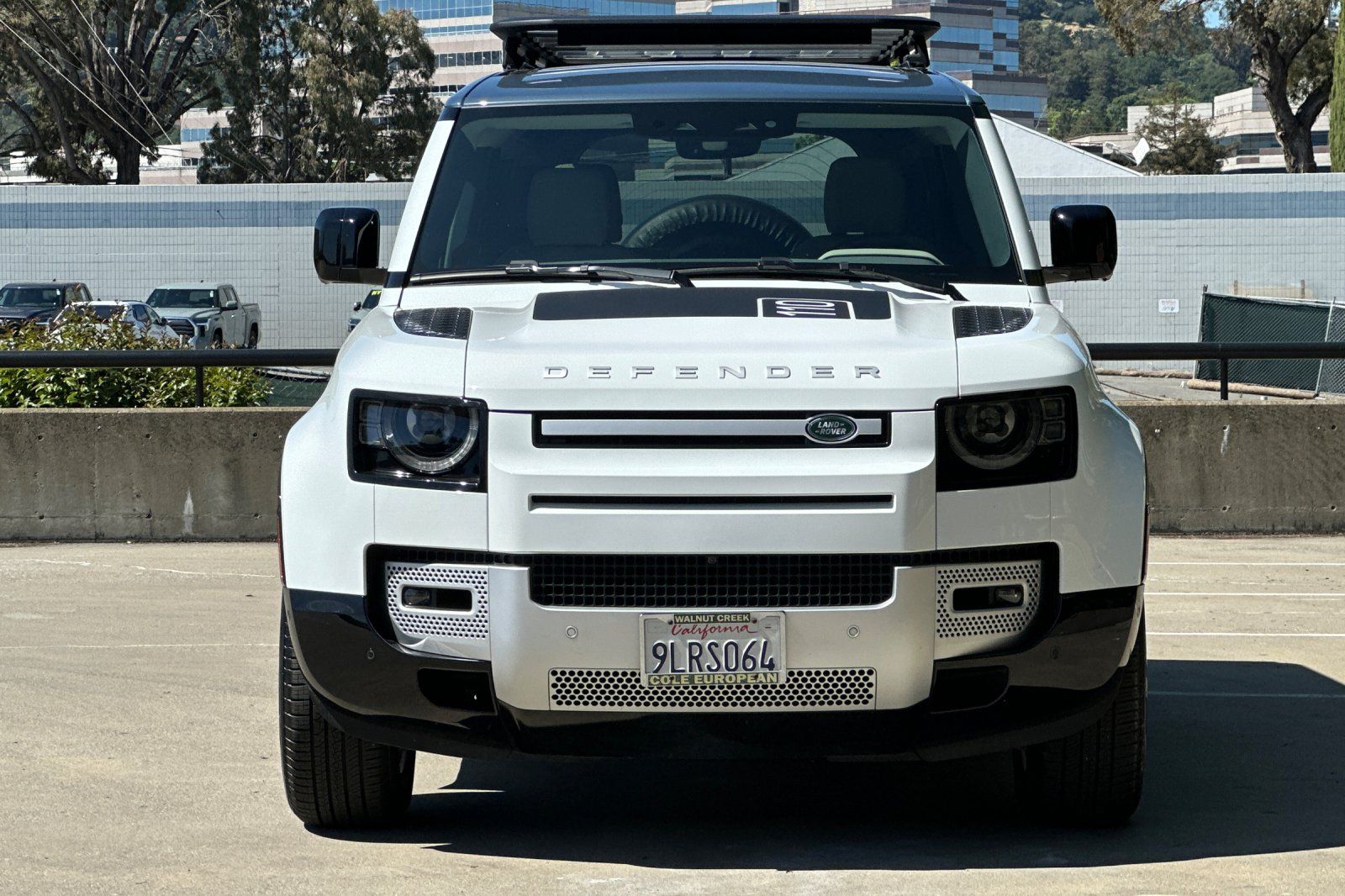 2024 Land Rover Defender 110 S photo 3