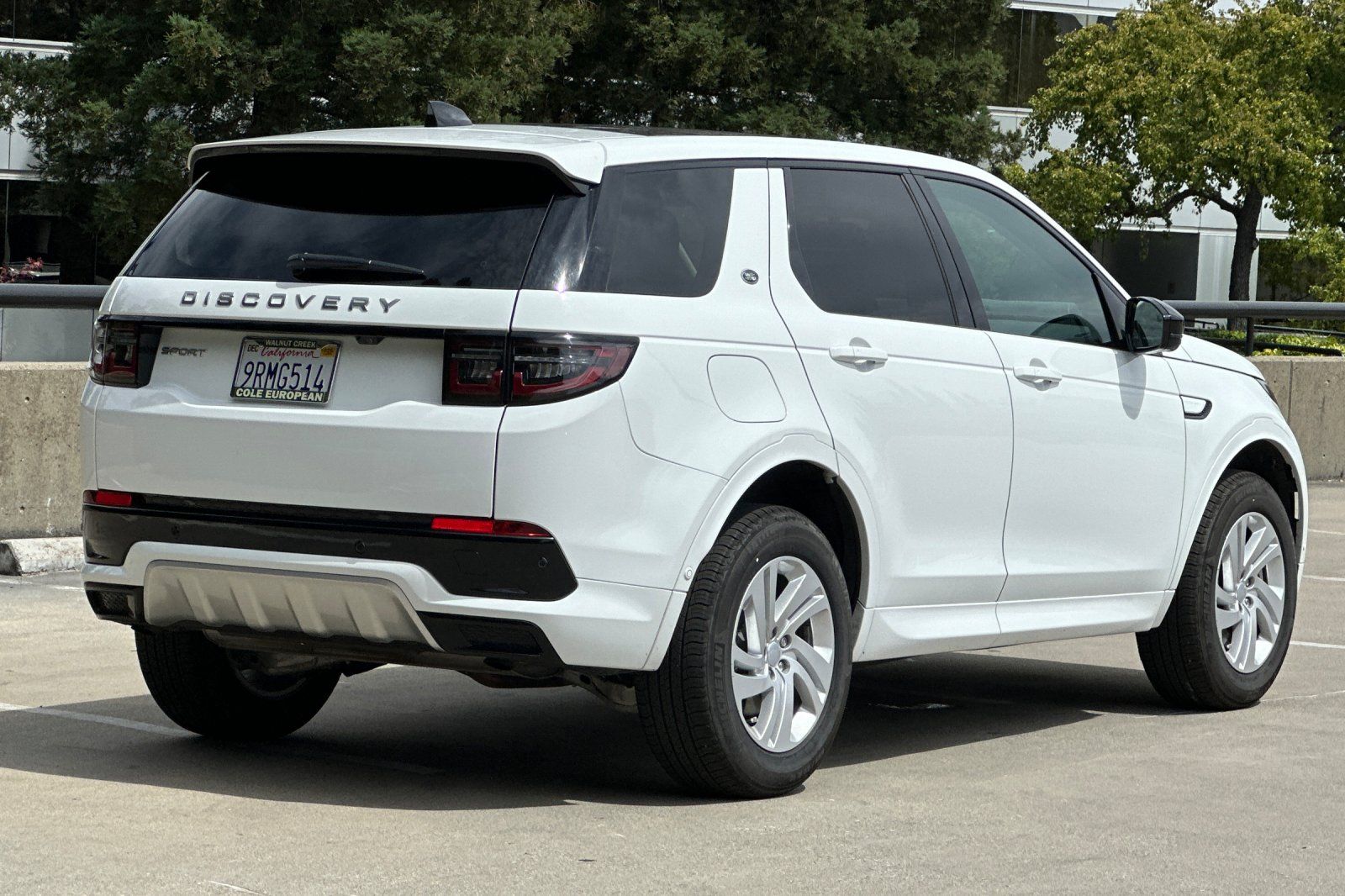2024 Land Rover Discovery Sport S photo 4