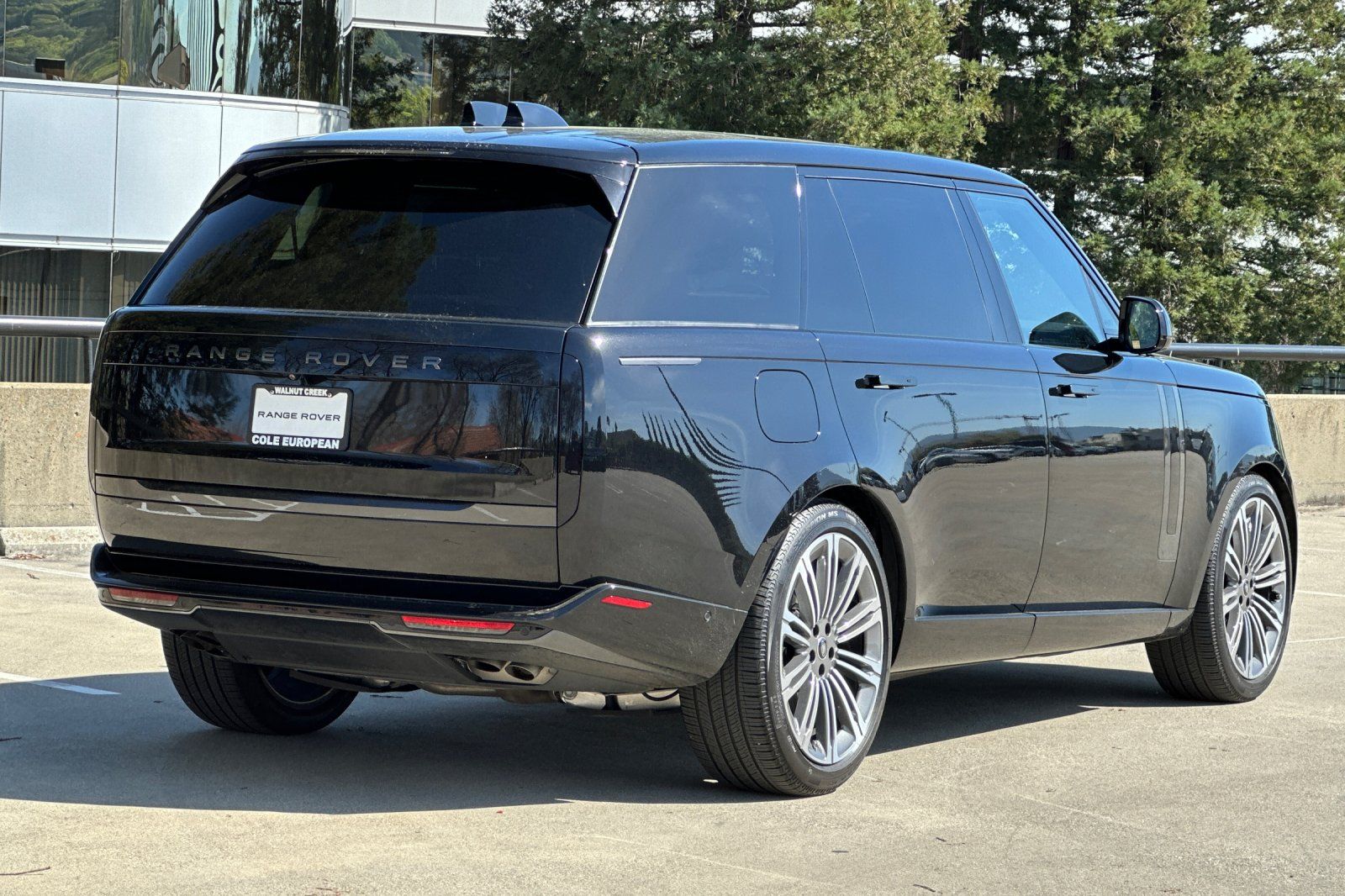 2025 Land Rover Range Rover SE photo 4