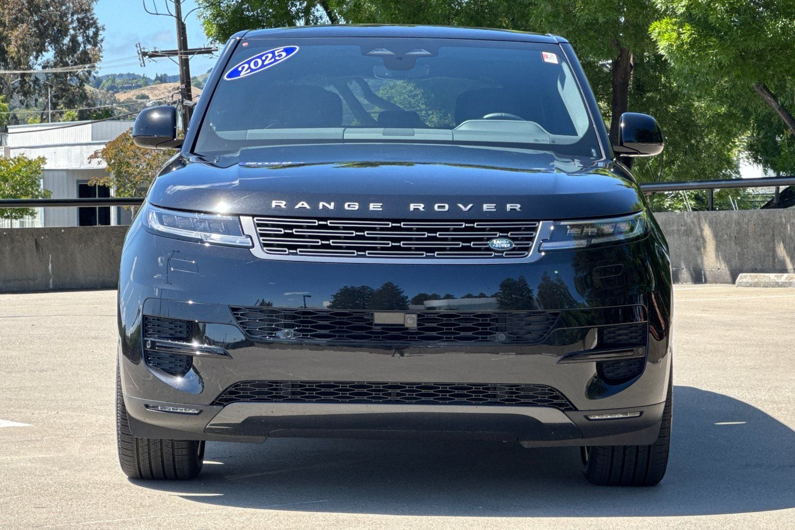 2025 Land Rover Range Rover Sport SE photo 3