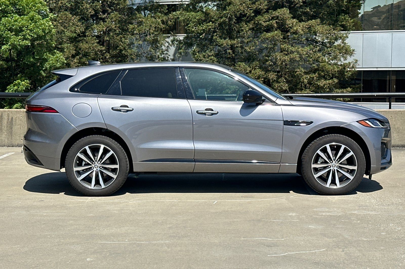 2024 Jaguar F-PACE P250 R-Dynamic S photo 5