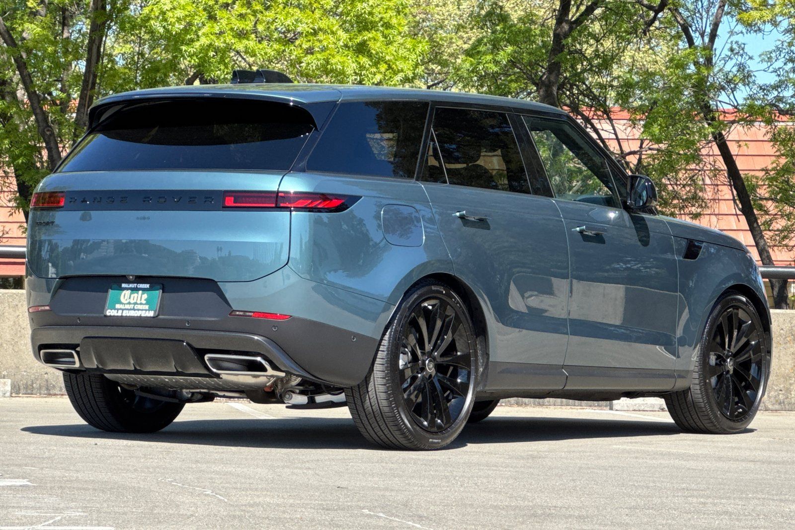 2025 Land Rover Range Rover Sport SE photo 4