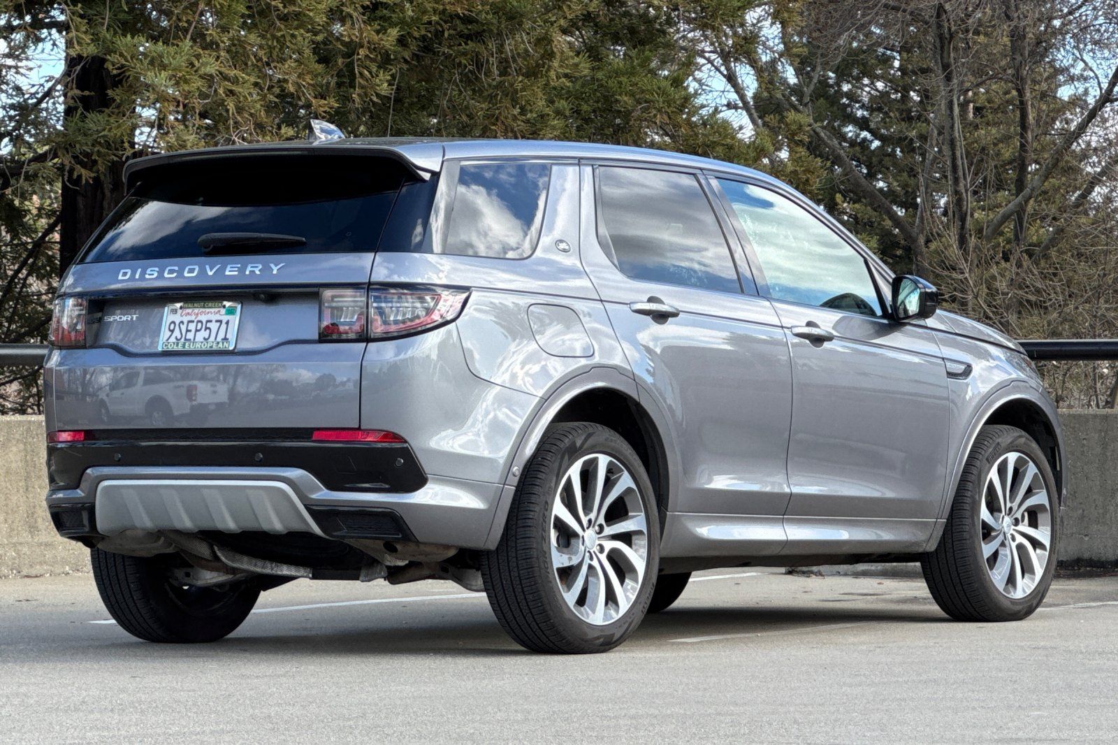 2025 Land Rover Discovery Sport S photo 4