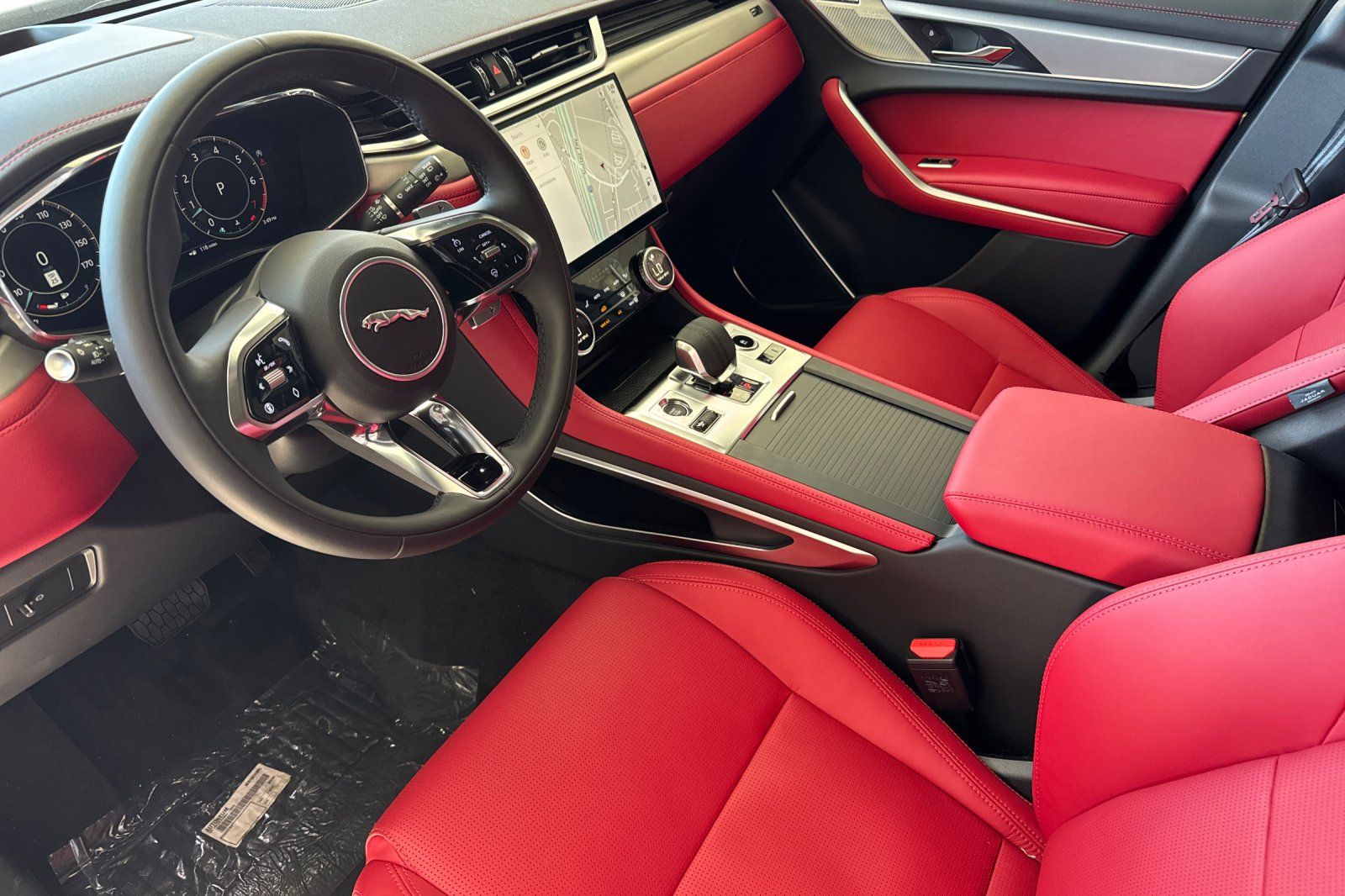 2026 Jaguar F-Pace R-Dynamic S - Photo 9