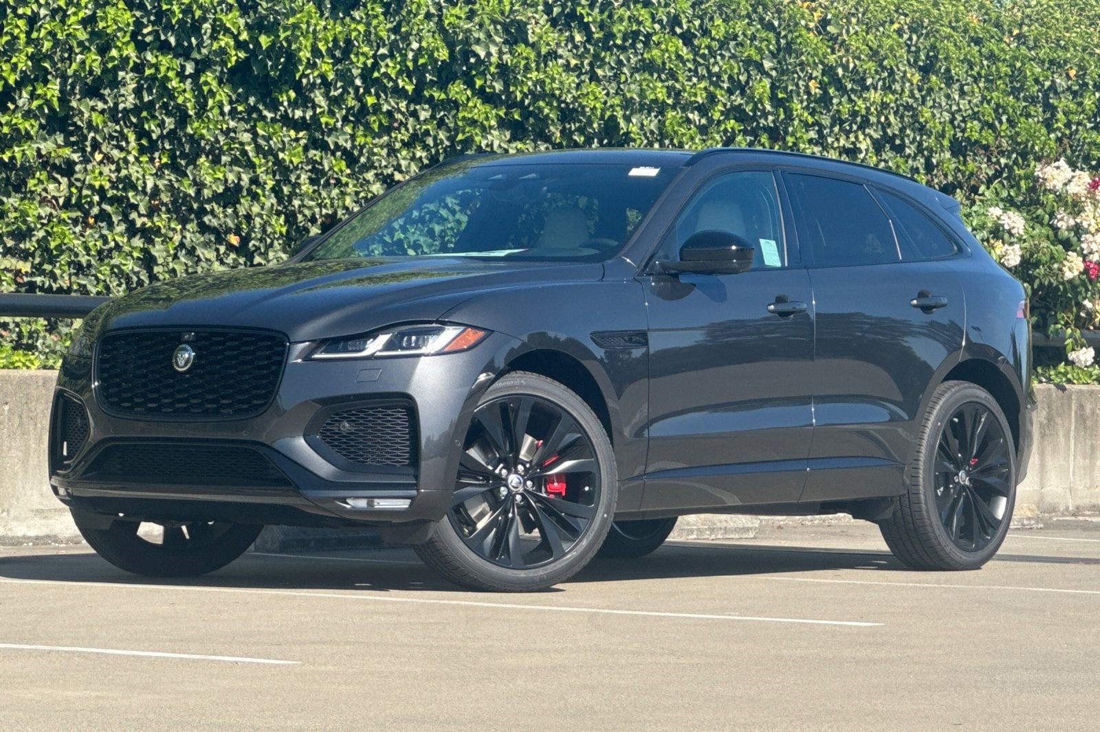 2026 Jaguar F-Pace R-Dynamic S's photo