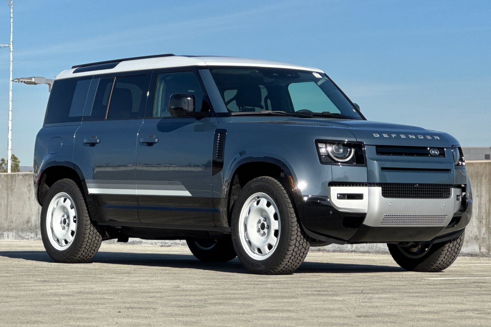 2026 Land Rover Defender 110 S photo 6