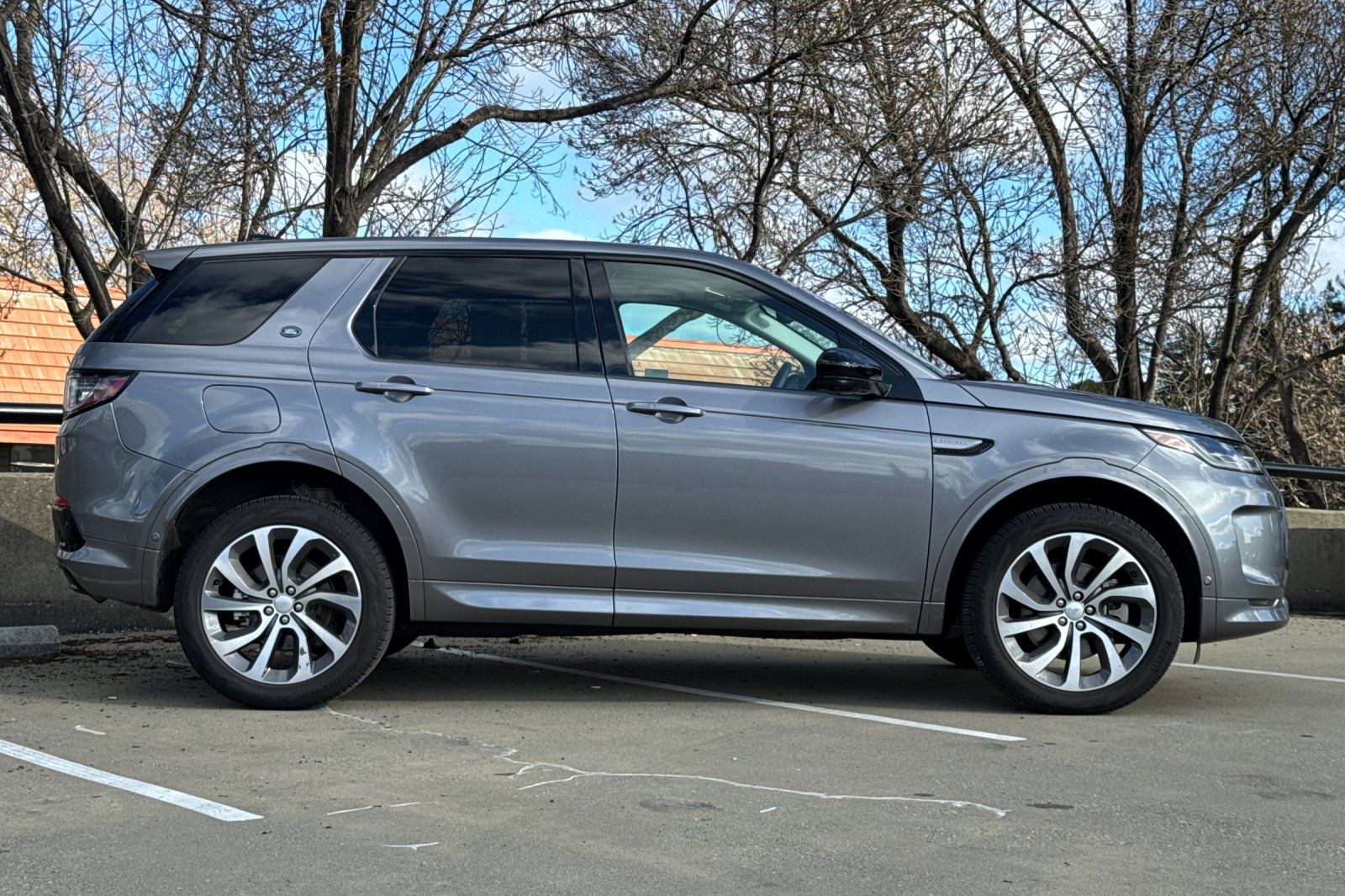 2025 Land Rover Discovery Sport S photo 5