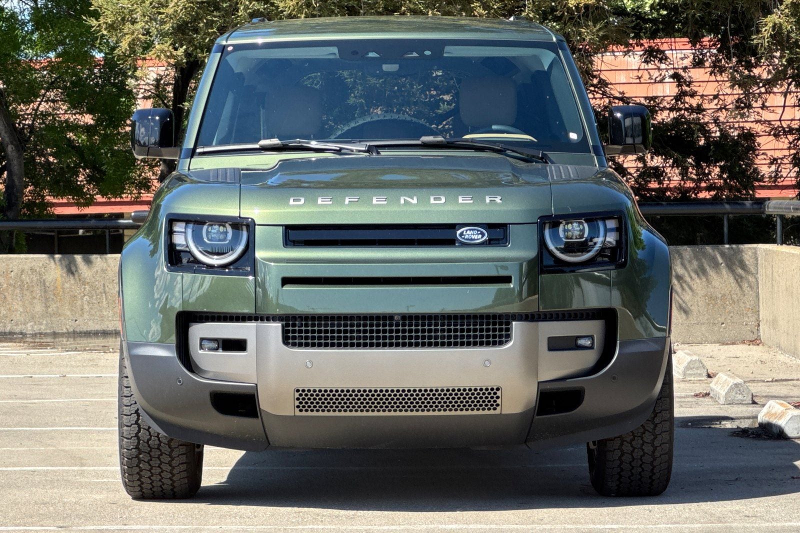 2026 Land Rover Defender 110 S photo 3