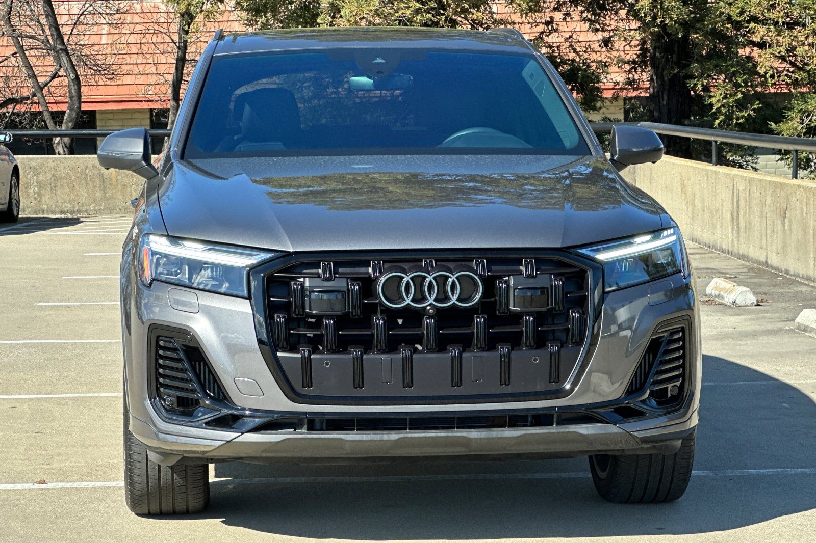 2025 Audi Q7 55 Premium Plus photo 3