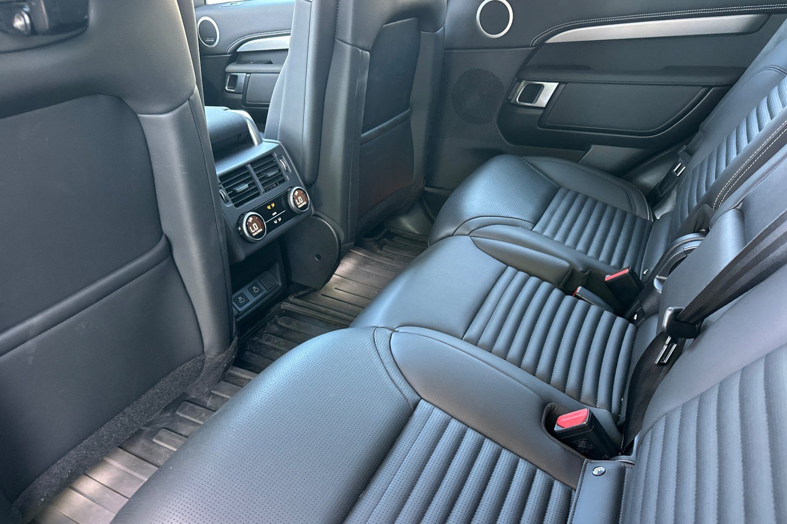 2025 Land Rover Discovery Dynamic SE - Photo 11