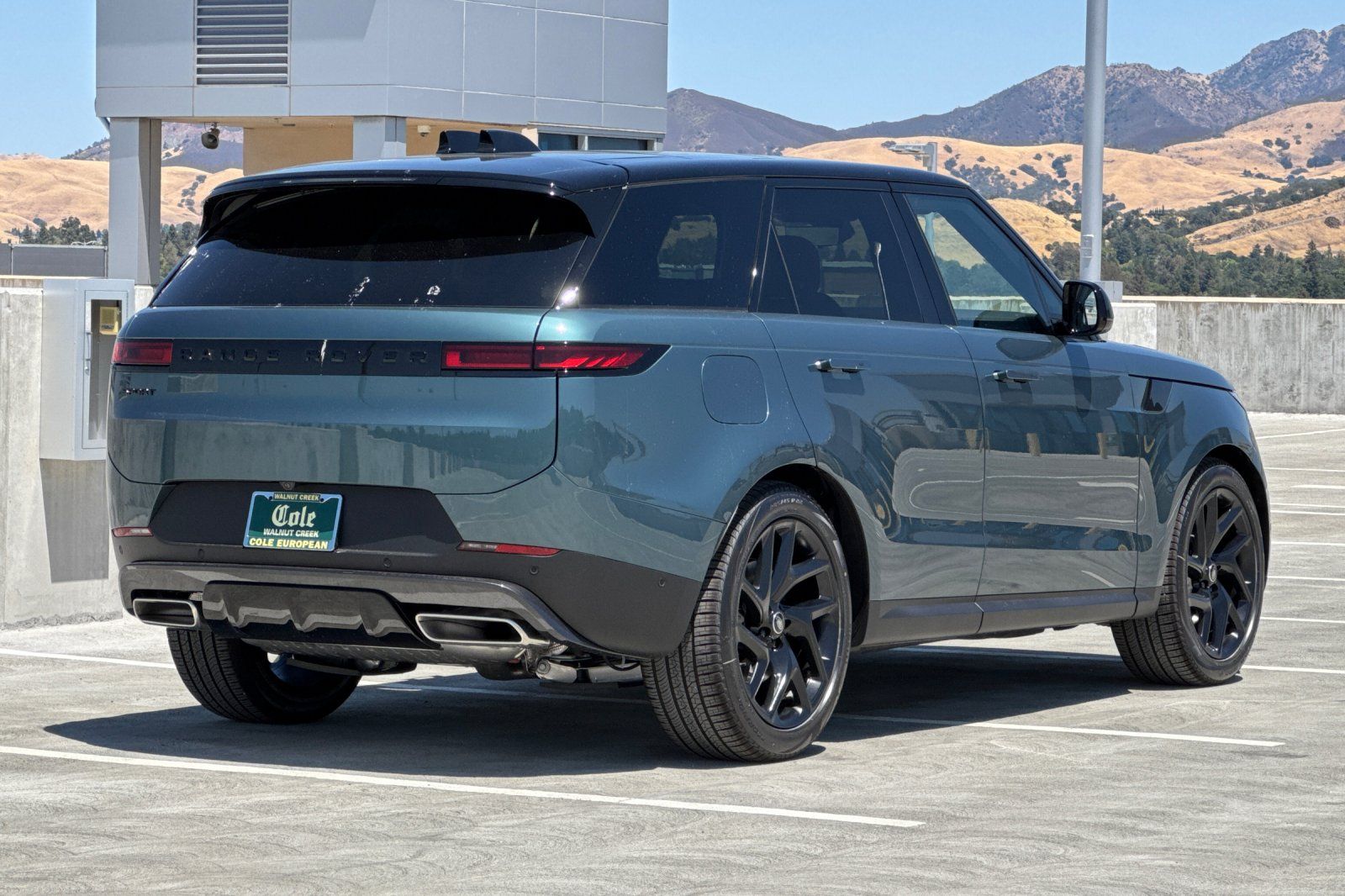 2025 Land Rover Range Rover Sport SE photo 4