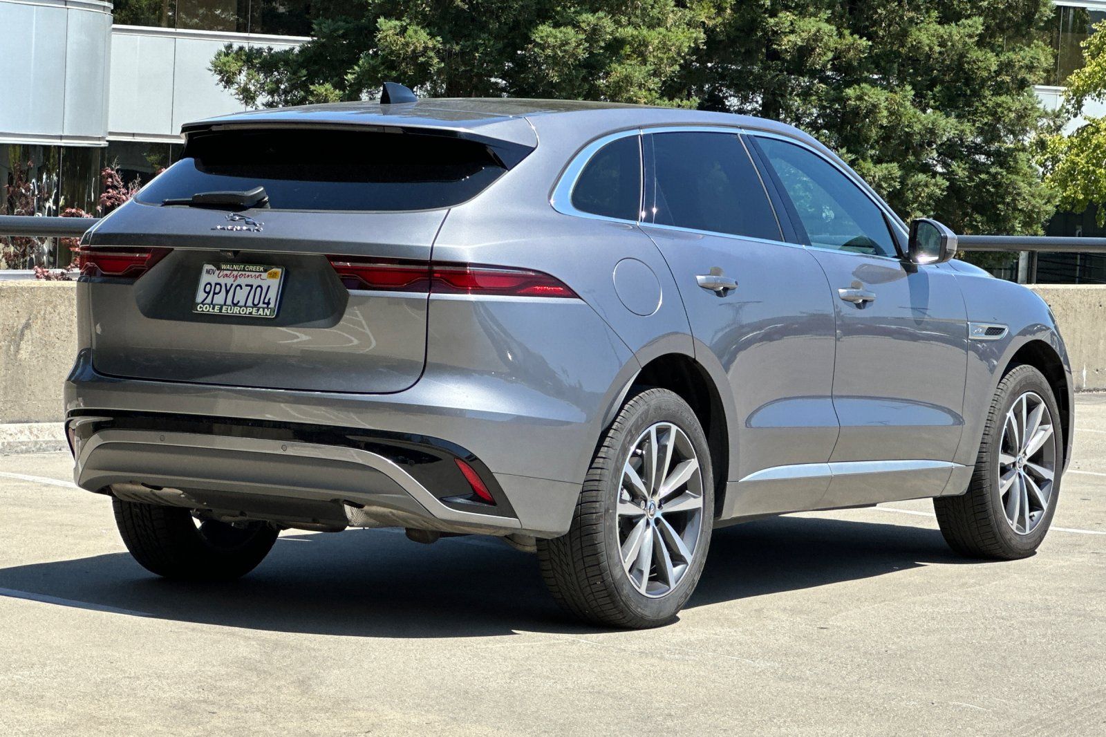 2025 Jaguar F-PACE P250 R-Dynamic S photo 4