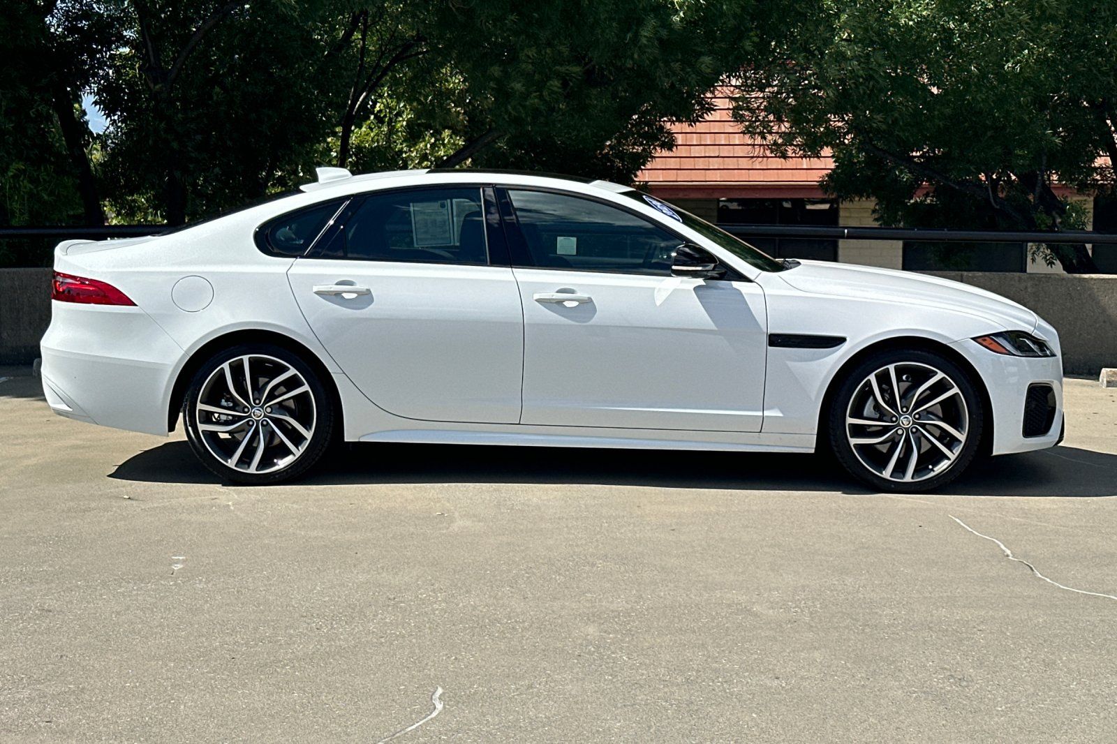 2024 Jaguar XF R-Dynamic SE photo 5