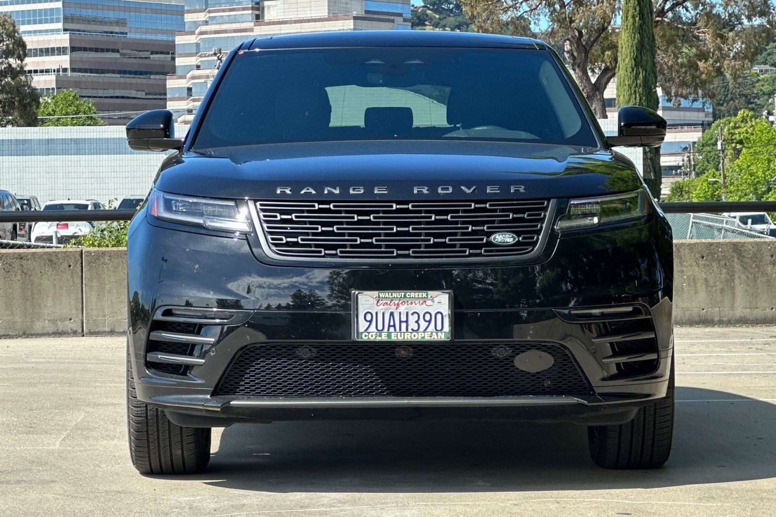 2026 Land Rover Range Rover Velar Dynamic SE photo 3