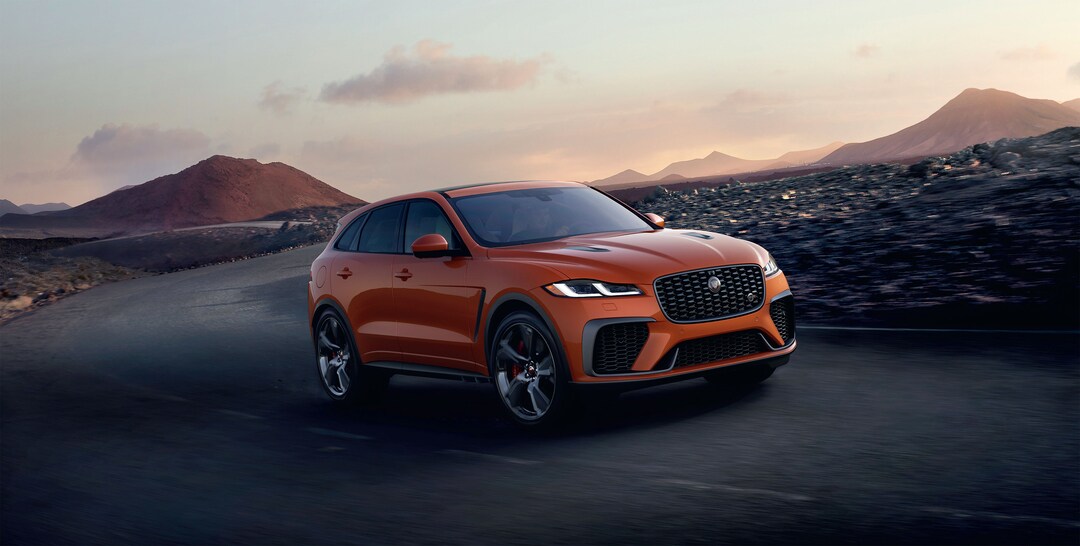 2025-Jaguar-FPACE-SVR-SUV-L10.jpg