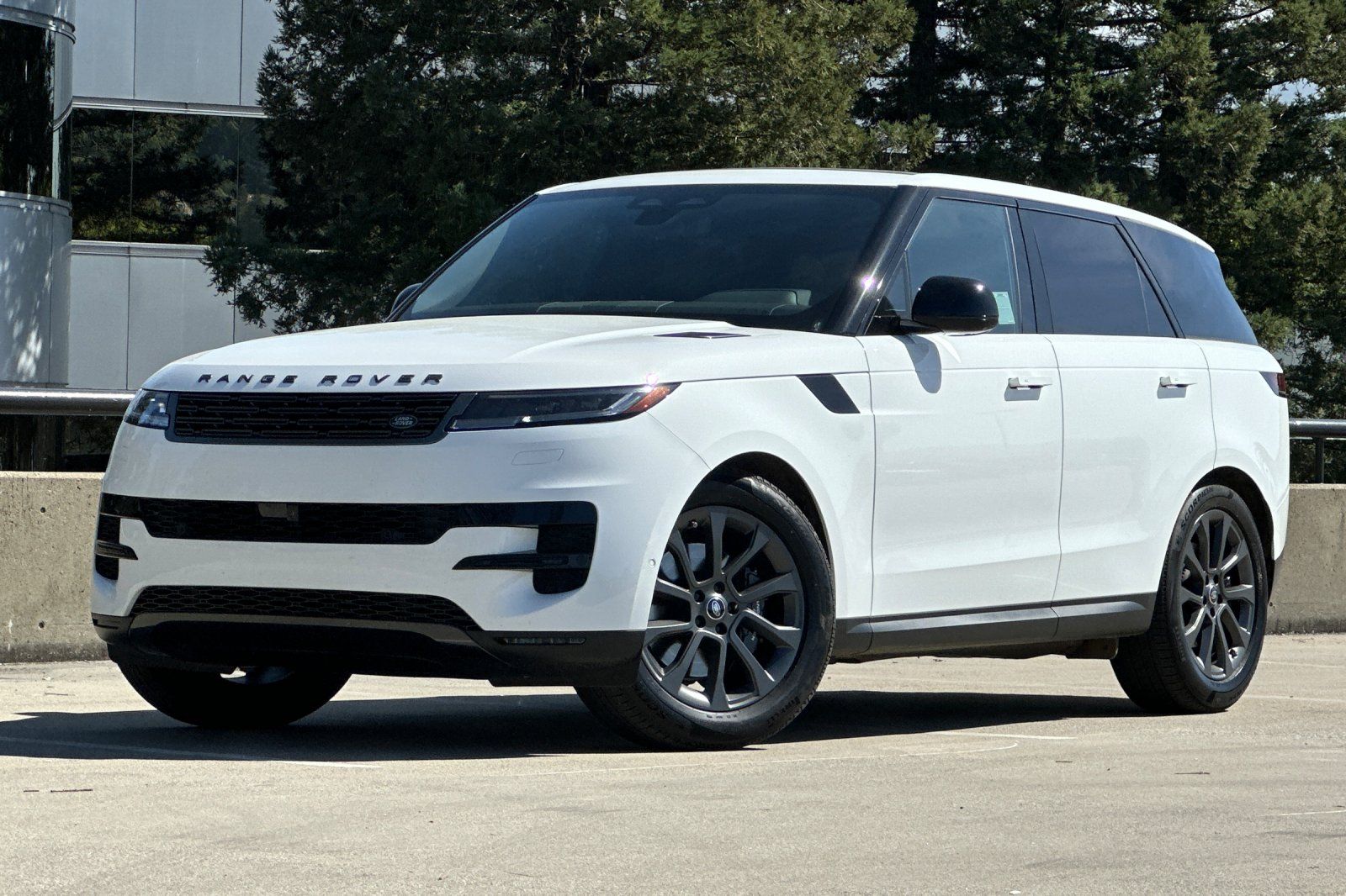 2025 Land Rover Range Rover Sport SE photo 1
