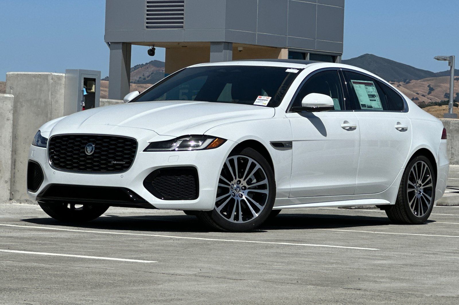 2024 Jaguar XF R-Dynamic SE